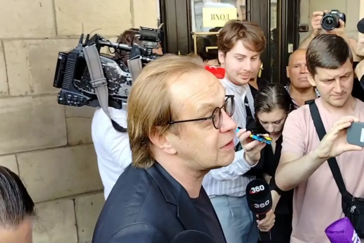 Актер Михаил Горевой посетил церемонию прощания с Александром Миттой