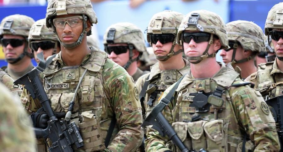 США начали перебрасывать войска на Ближний Восток