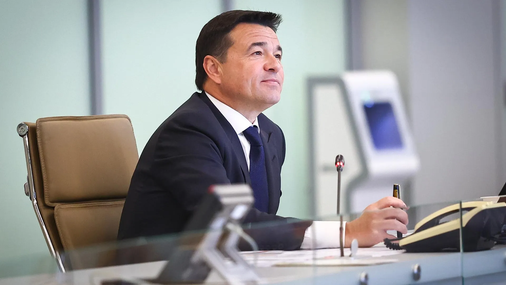Андрей Воробьев призвал начать подготовку к новогодним праздникам в округах Подмосковья