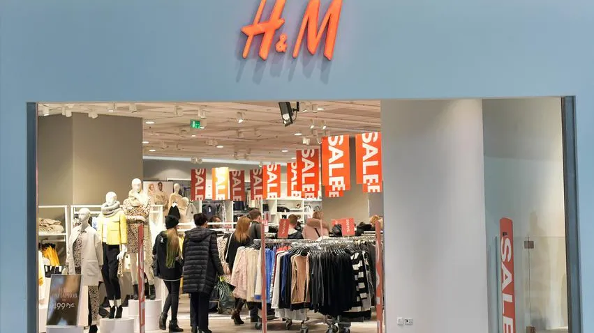H&M не сможет ликвидировать юрлицо в России из-за долгов за вывоз мусора