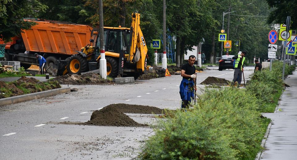 В Жуковском проводится ремонт дороги на улице Ломоносова