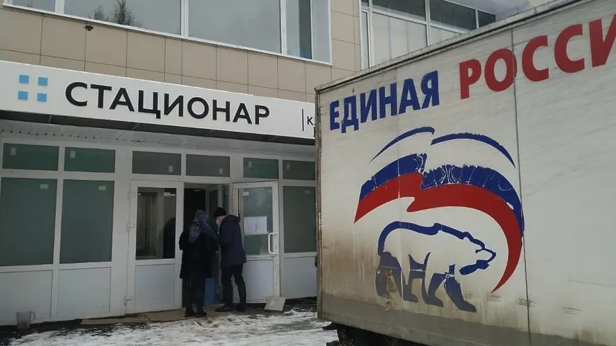 Врачам Климовской больницы №2 в Подольске передали воду и подарки