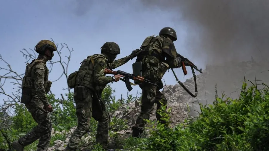 Военкор Коц: 3 российских морпеха пленили 7 бойцов ВСУ и вывели их из-под огня