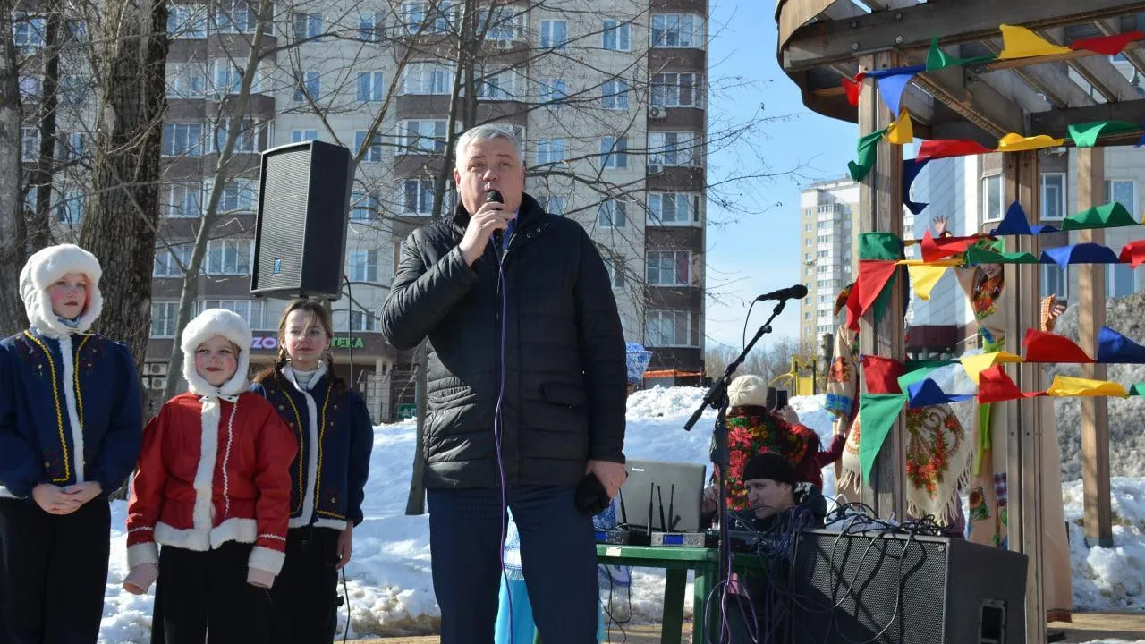 Депутат Мособлдумы Ефимов поздравил жителей Балашихи с Масленицей