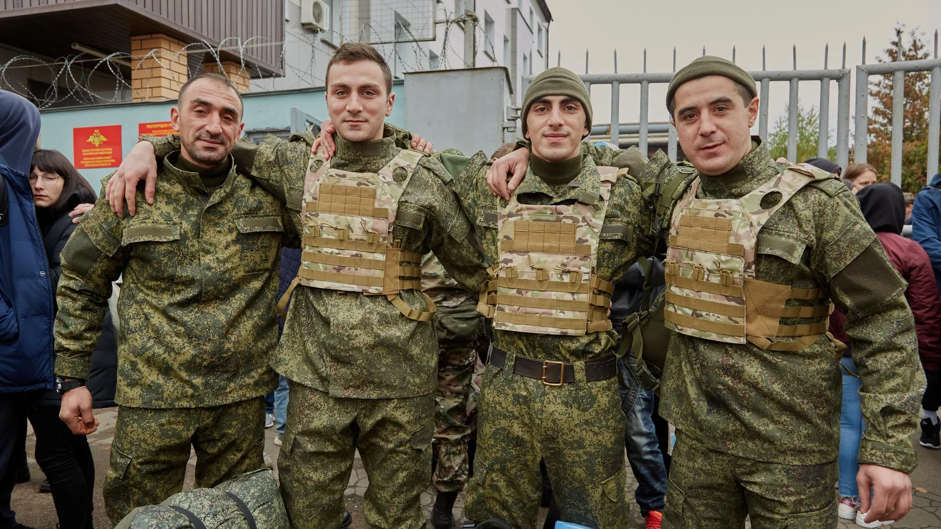 Три брата и дядя вместе отправились на военную службу из Мытищ
