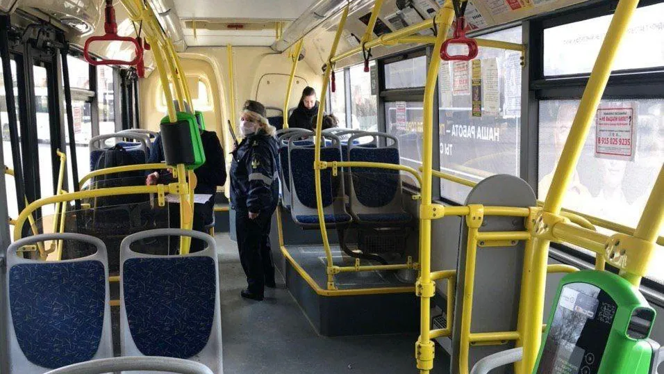 64 человека за день попытались проехать в общественном транспорте Подмосковья без пропуска