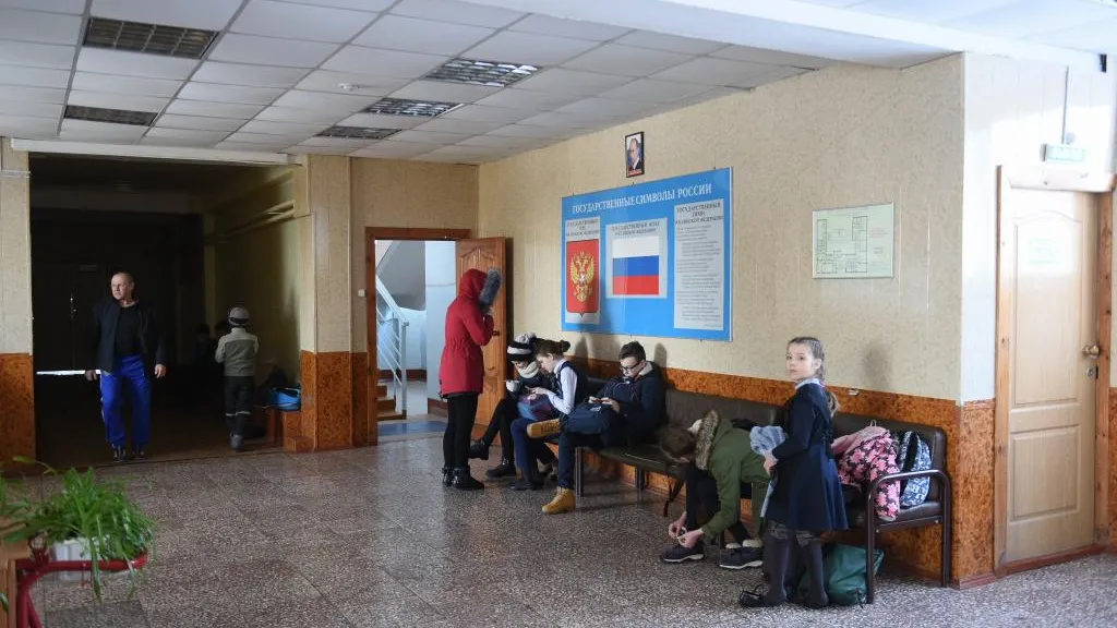 В столичной школе, куда пришел подросток с ножом, никто не пострадал