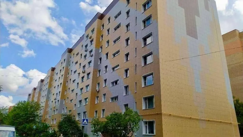 Капитальный ремонт фасада одного из домов завершился в Люберцах