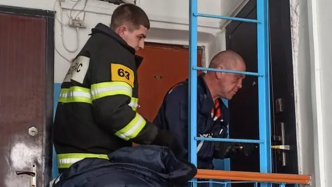 Спасатели Подмосковья освободили годовалого ребенка, запертого в квартире