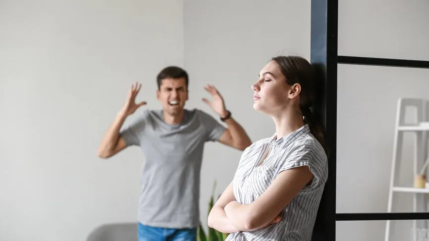 Юрист объяснил, где черта между ошибкой и нарушением закона при ссорах