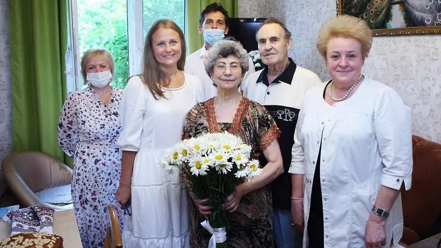 В Королеве поздравили супругов Дроновых с 60‑летием совместной жизни