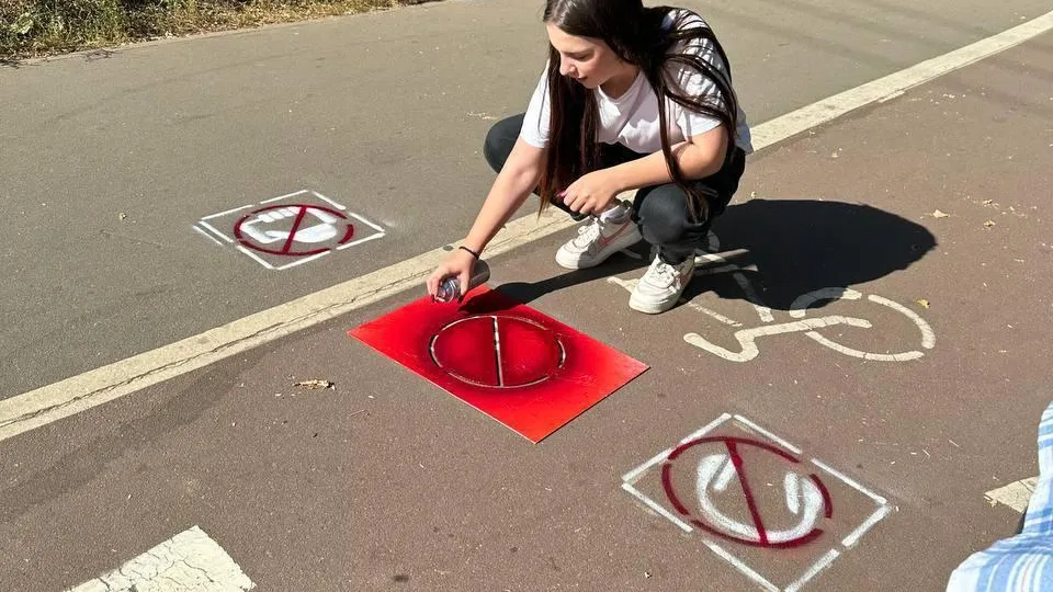 В Королеве нанесли специальные разметки вблизи переходов ж/д путей