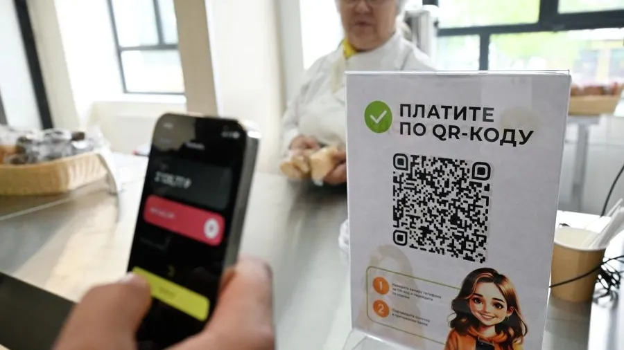QR не победил карту: россияне платят им только по просьбе