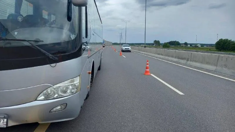Автобус с 17 детьми сломался на ЦКАД в районе Щелкова