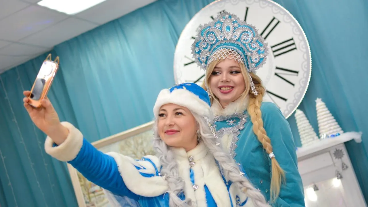 Более 40 Снегурочек и Дедов Морозов 14 ноября примут участие в фестивале в Люберцах