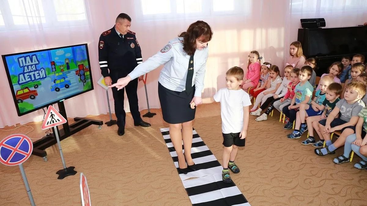 Воспитанникам детсада №67 Подольска рассказали о правилах перехода проезжей части