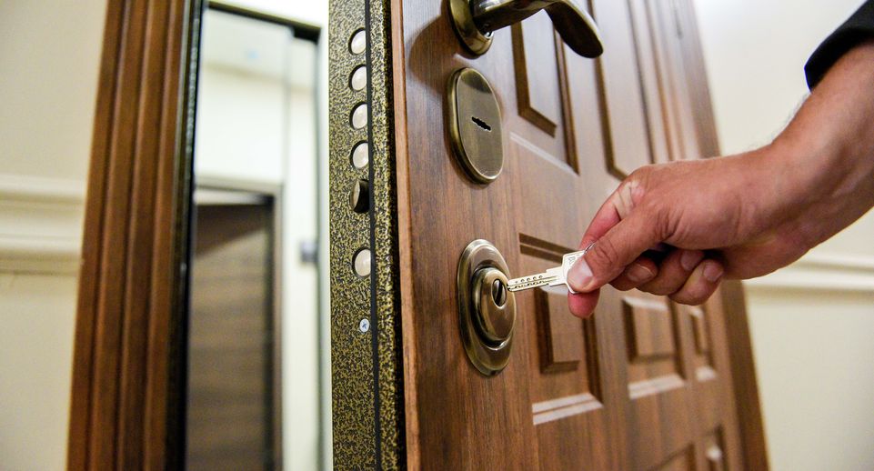 Эксперт Лазовский рекомендовал просить у арендатора жилья справку о доходах