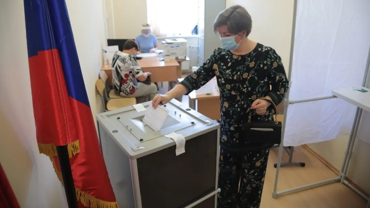 Лыжница Лариса Лазутина проголосовала по Конституции в Одинцове