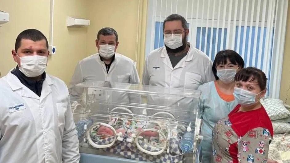 В ЛНР нашли новорожденную, оставленную на морозе в заброшенном туалете