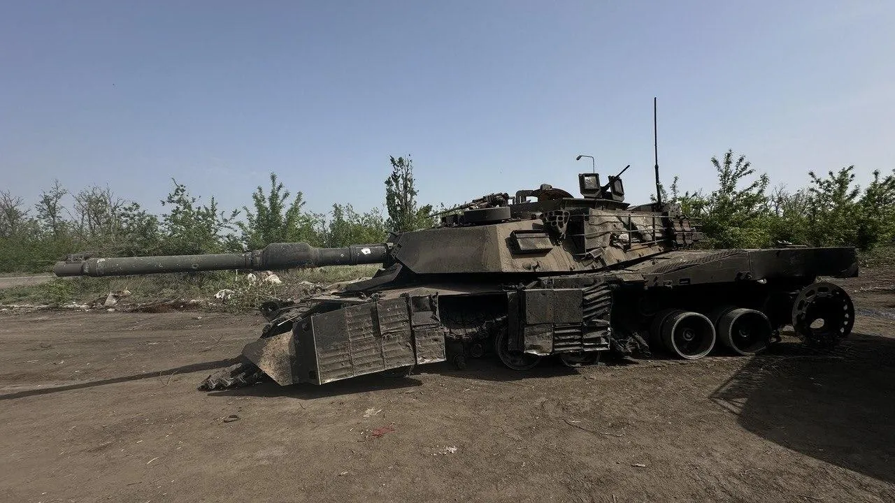 С Авдеевского направления эвакуировали первый уничтоженный американский Abrams