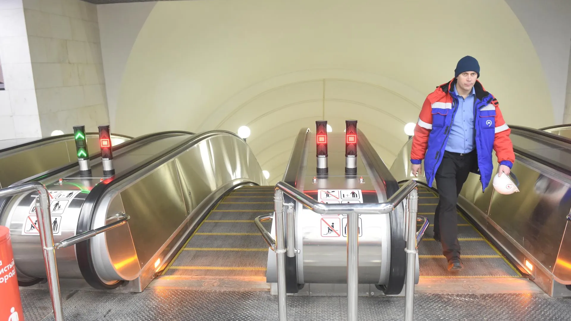 Звуковую систему пожарной безопасности проверили на станции метро «Озерная» в Москве