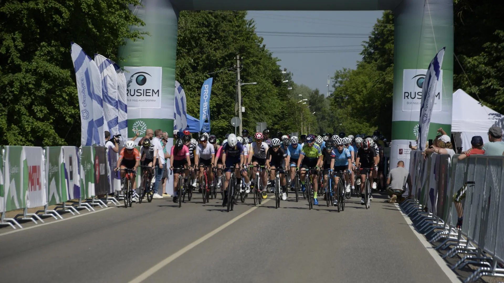 Более 420 спортсменов приняли участие в велозаезде Cyclingrace в Верее