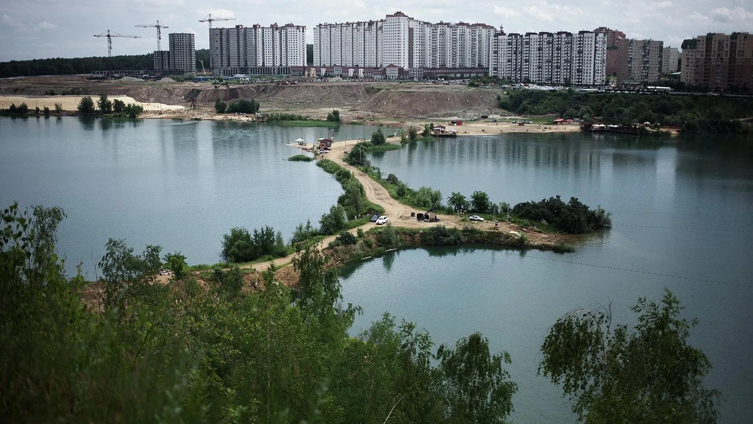 Праздничное шествие пройдет в Дзержинском на Дне города в субботу