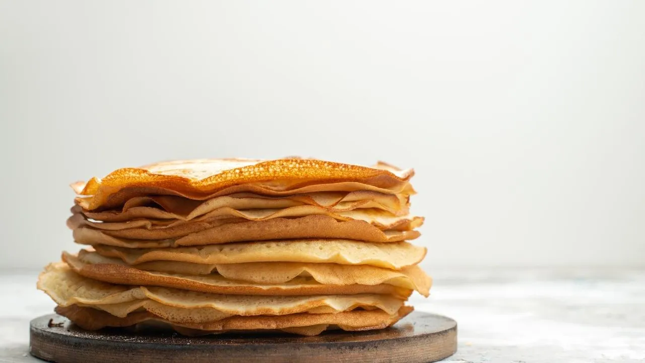 Диетологи Подмосковья рассказали, как приготовить полезные блины для детей на Масленицу