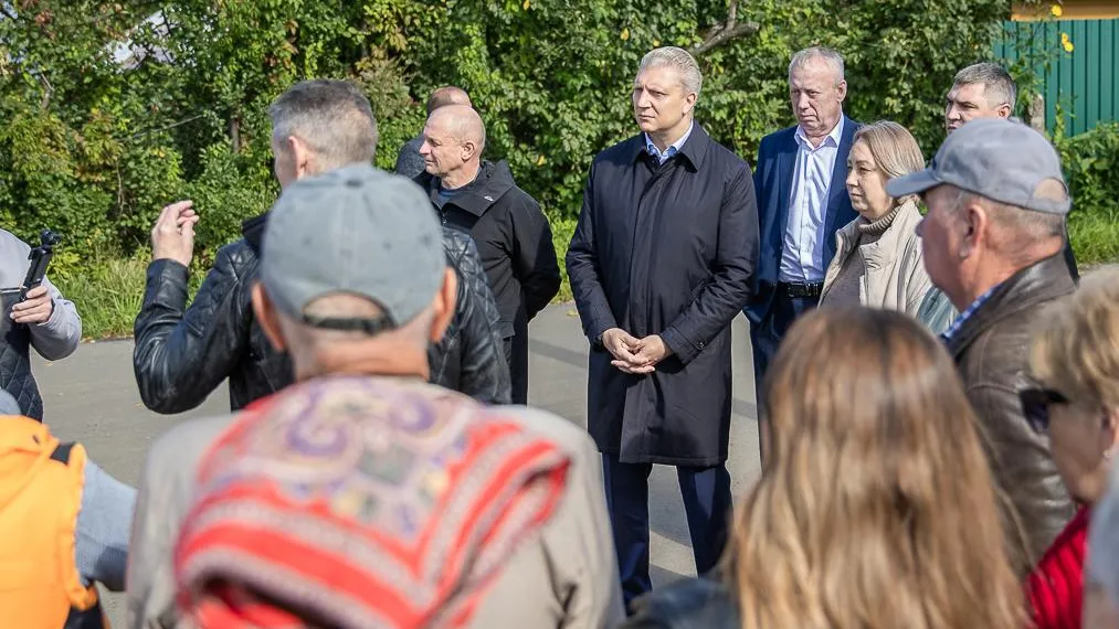 Андрей Иванов проверил ремонт дорог в поселке Старый Городок