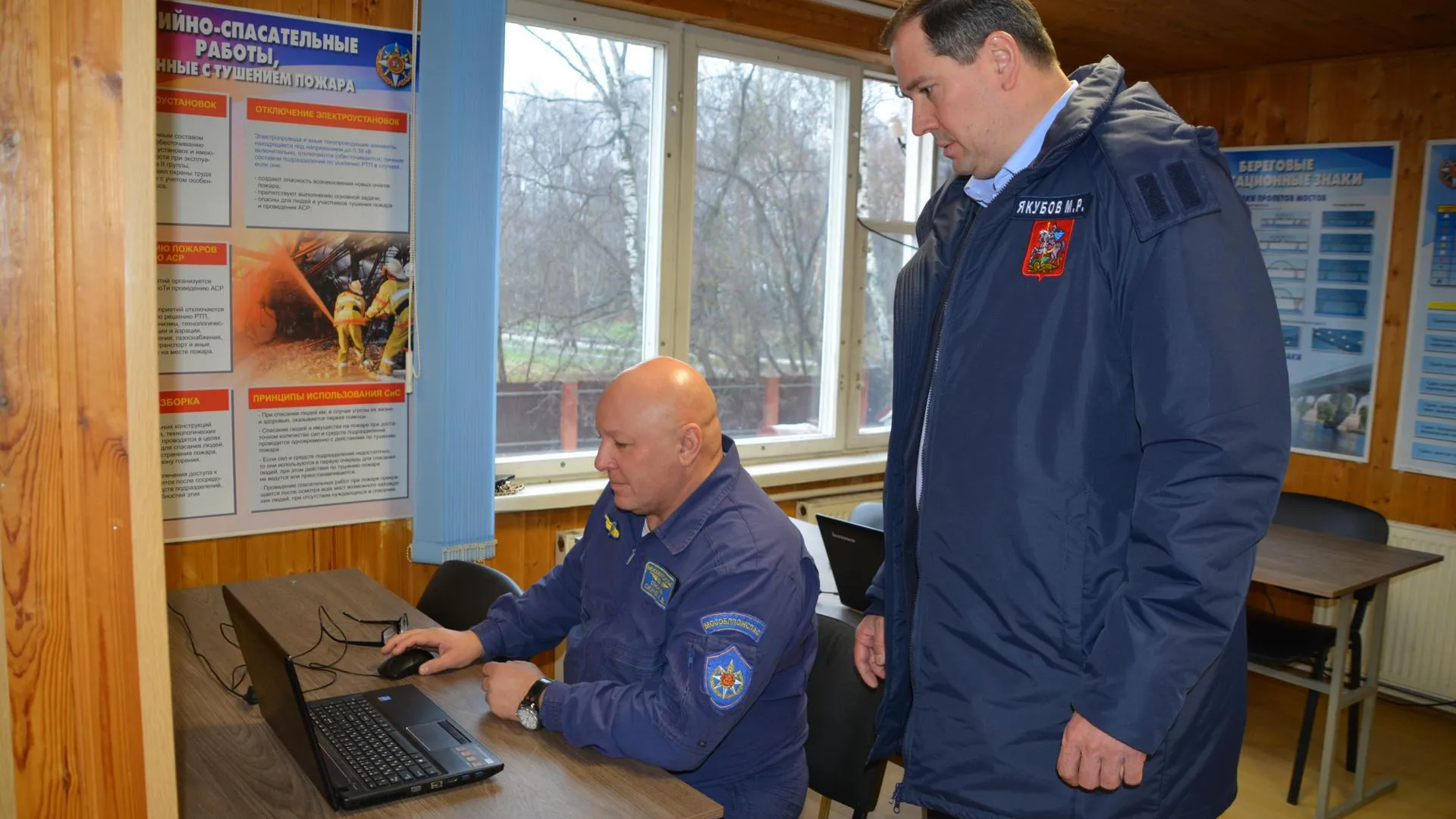 В учебном центре «Мособлпожспаса» спасатели сдают квалификационный экзамен