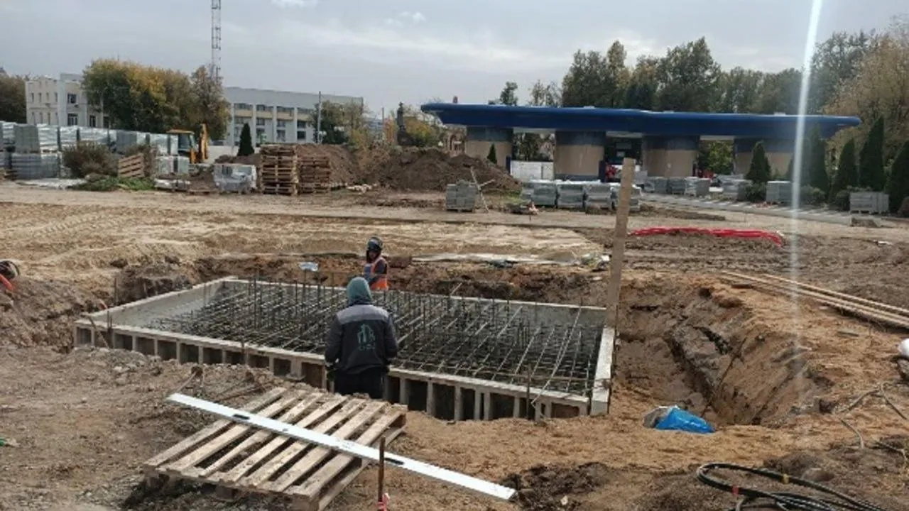 В сквере Поколений Подольска начали обновлять главный городской фонтан