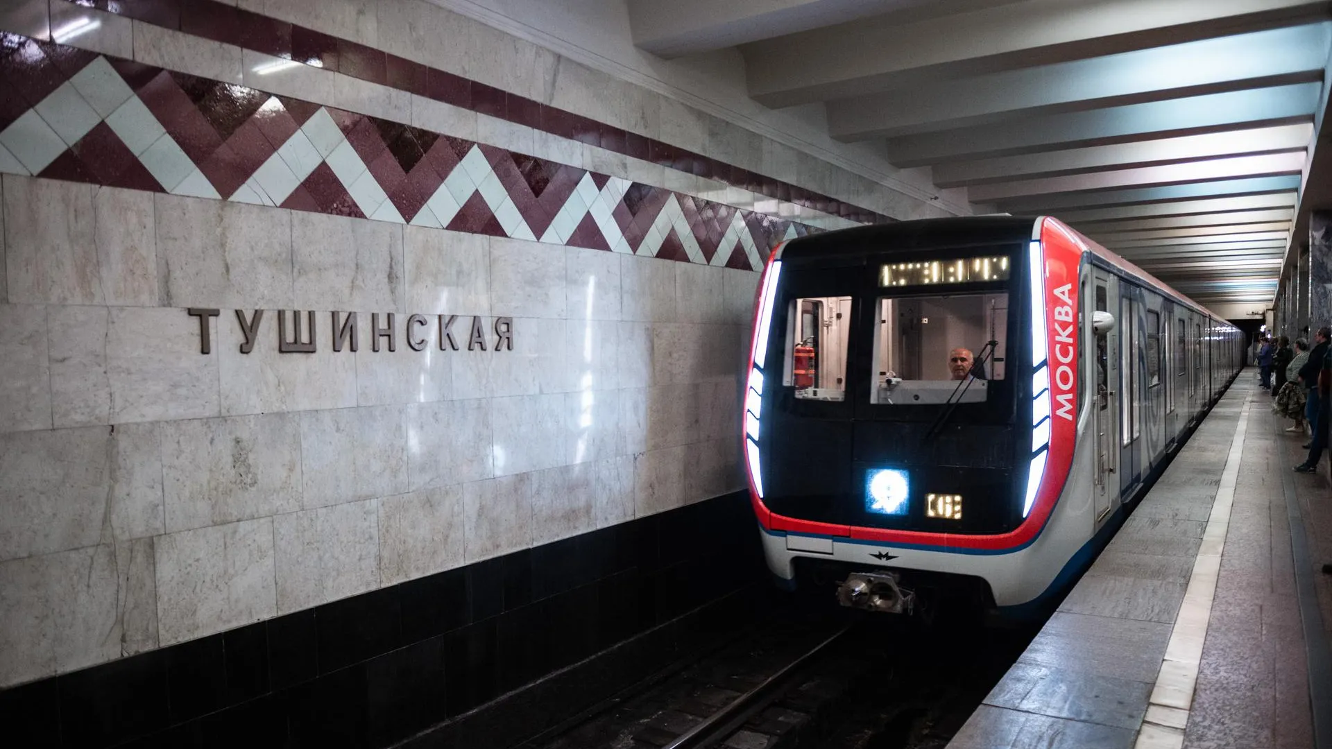 Сбой в движении поездов произошел на «фиолетовой» ветке метро