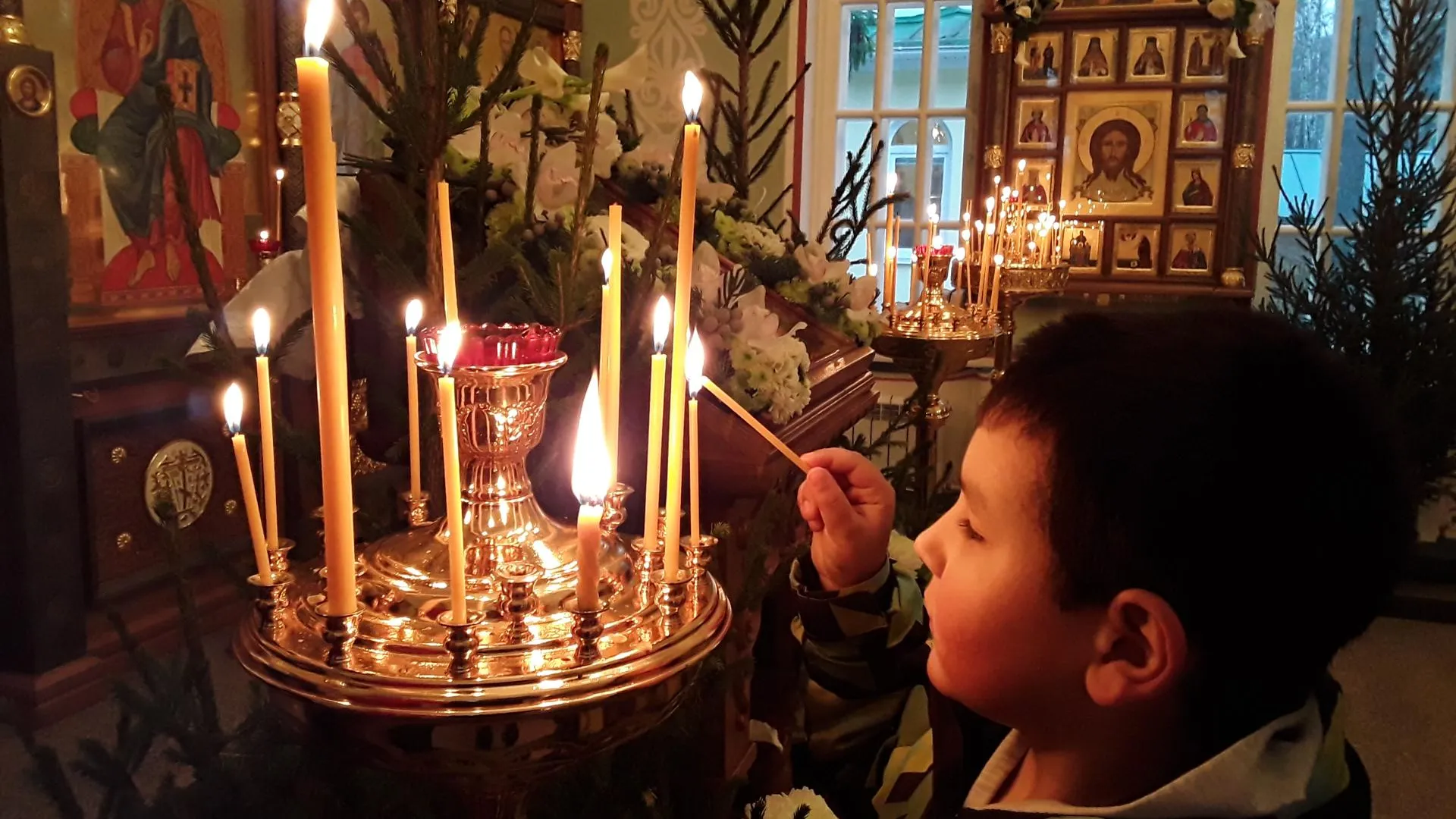 Жители Балашихи приняли участие в рождественских богослужениях во всех храмах округа