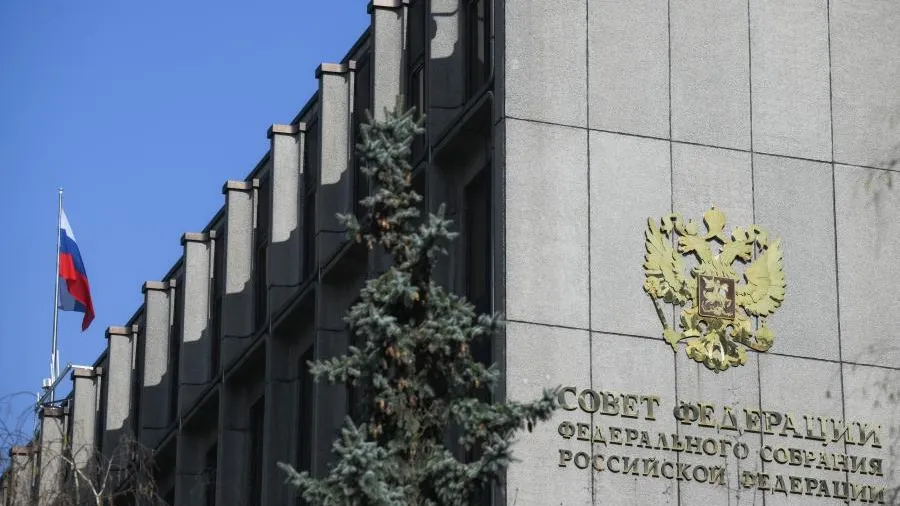 В Совфеде хотят бить россиян палками за репосты ИИ-фейков