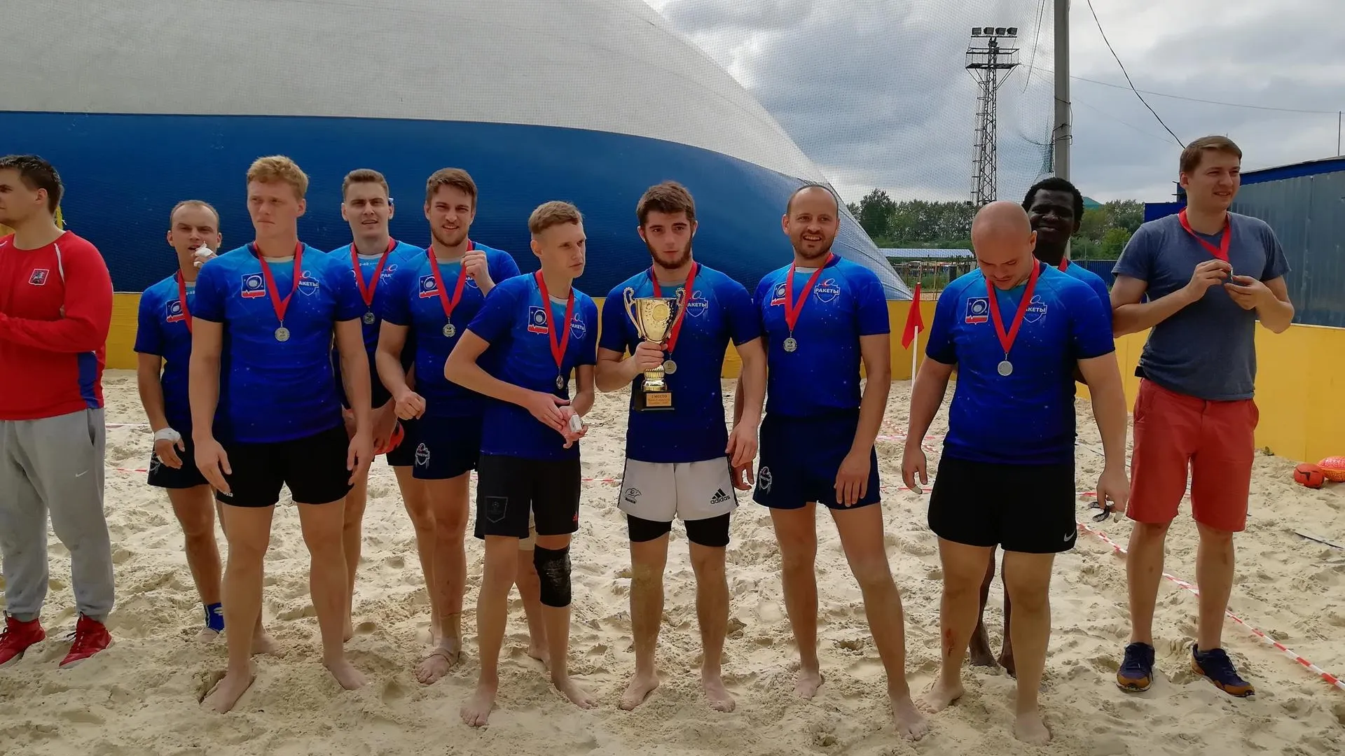 Команда из Королева заняла второе место на соревнованиях по пляжному регби