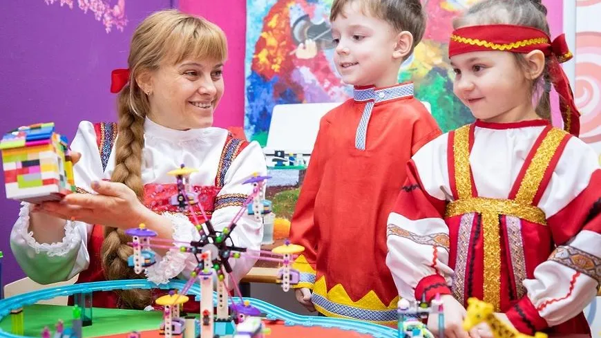 Выставку ноу‑хау представили в детском саду Подольска ко Дню LEGO