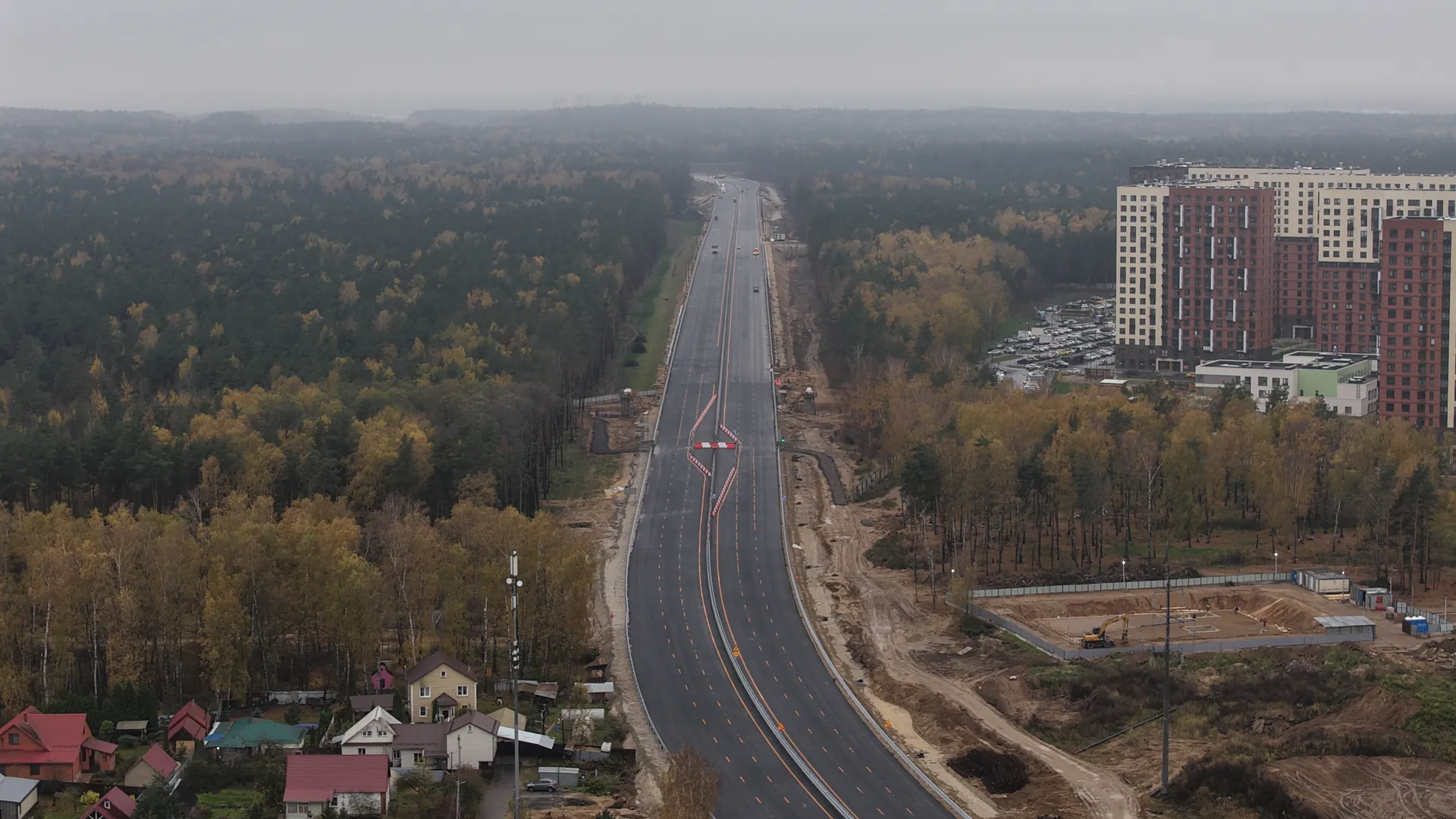Дороги Подмосковья в пятницу утром были загружены на 3 балла