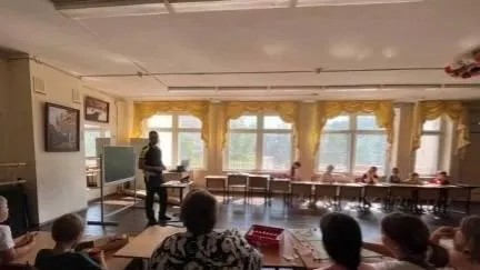 Сотрудники ГИБДД провели профилактическую беседу с воспитанниками детского лагеря в Балашихе