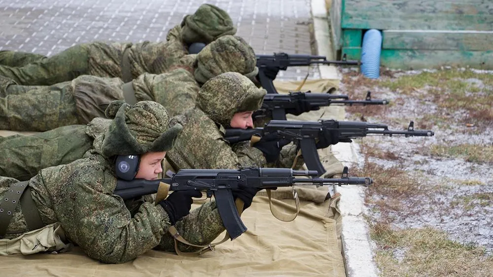 На территории ЦНИИТОЧМАШ в Подольске провели «Строевые выходные‑2019» для девушек