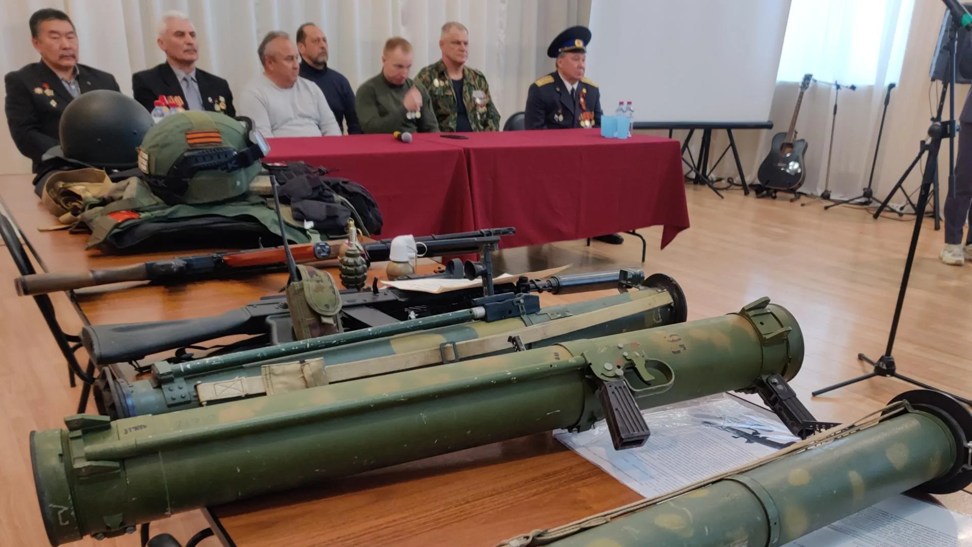 Для школьников Красноармейска провели краткие курсы молодого бойца и оказания медпомощи