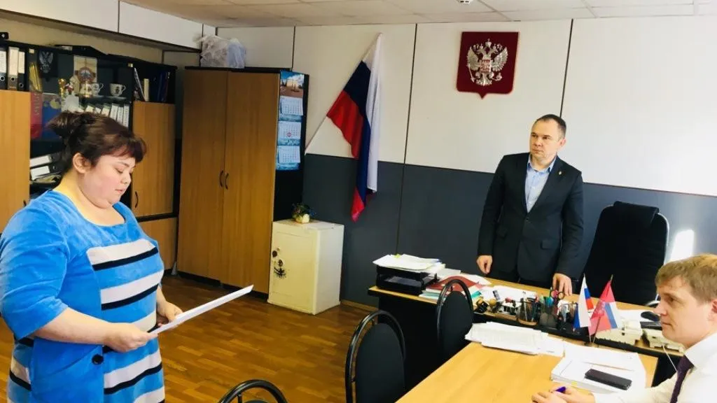 В полиции Орехово‑Зуева 5 иностранным гражданам вручили российские паспорта