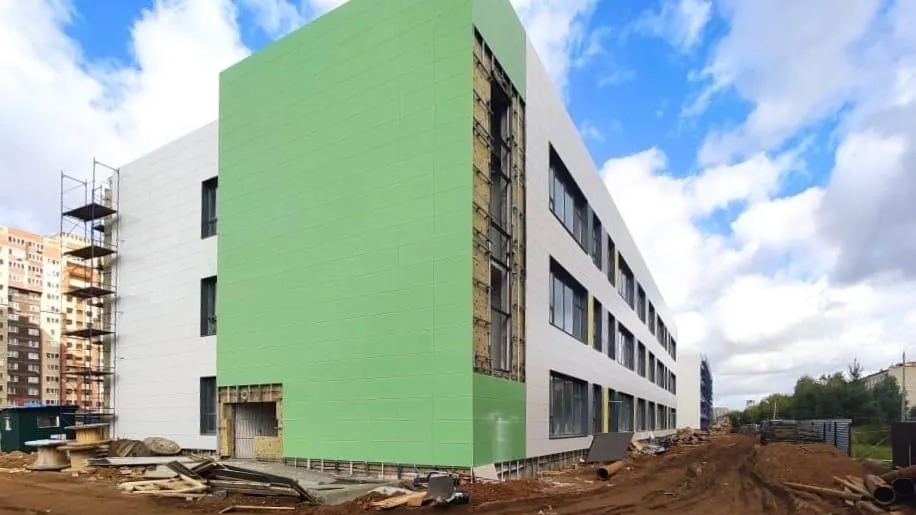 Школа в микрорайоне Жегалово Щелкова готова более чем на 70%