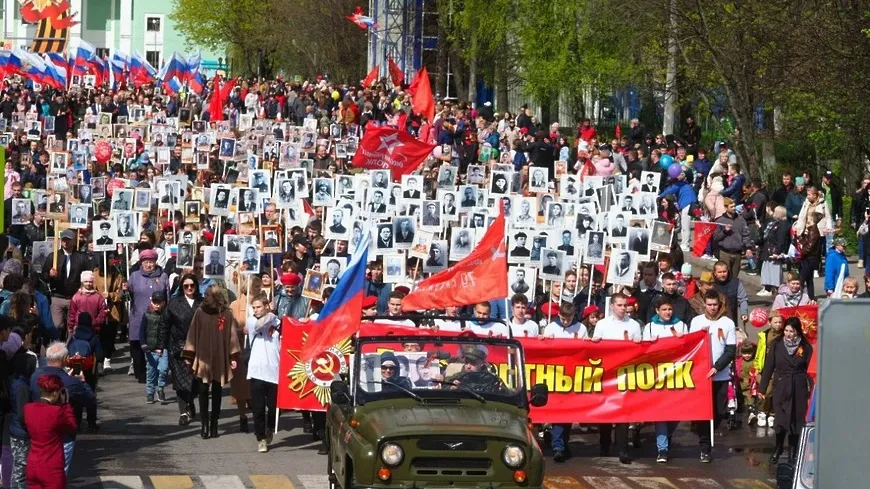 В микрорайоне Климовск Подольска прошли 2 колонны «Бессмертного полка России»