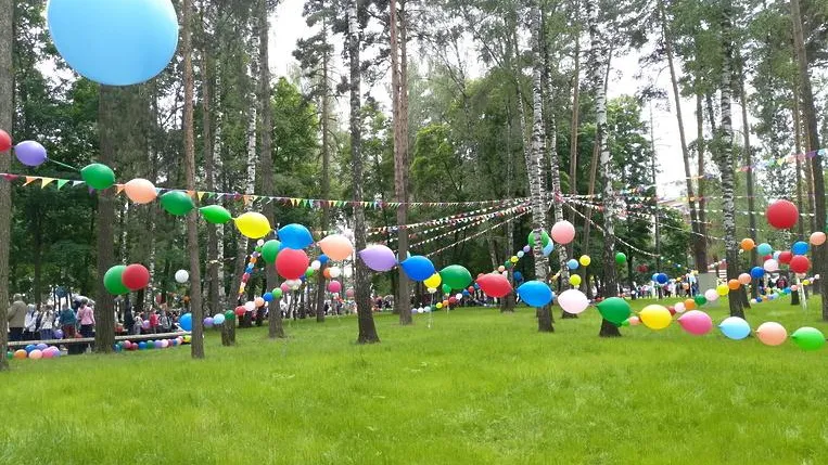 Более 10 тыс воздушных шаров украсили фестиваль молодежного творчества в Балашихе
