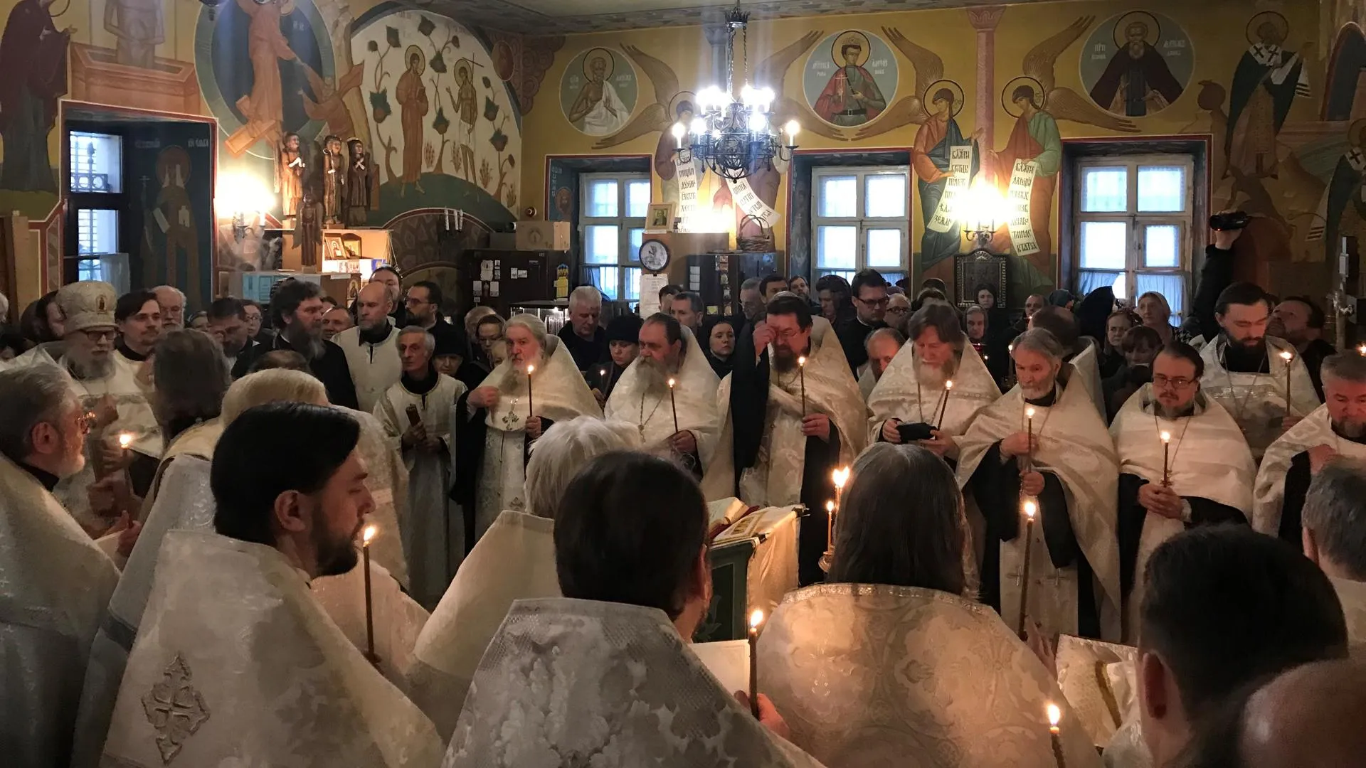 Церемония отпевания протоиерея Всеволода Чаплина прошла в храме Феодора Студита в Москве