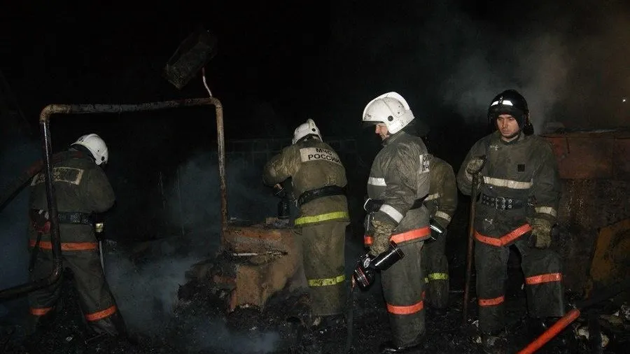 Пожар произошел в хозпостройке в Можайском округе