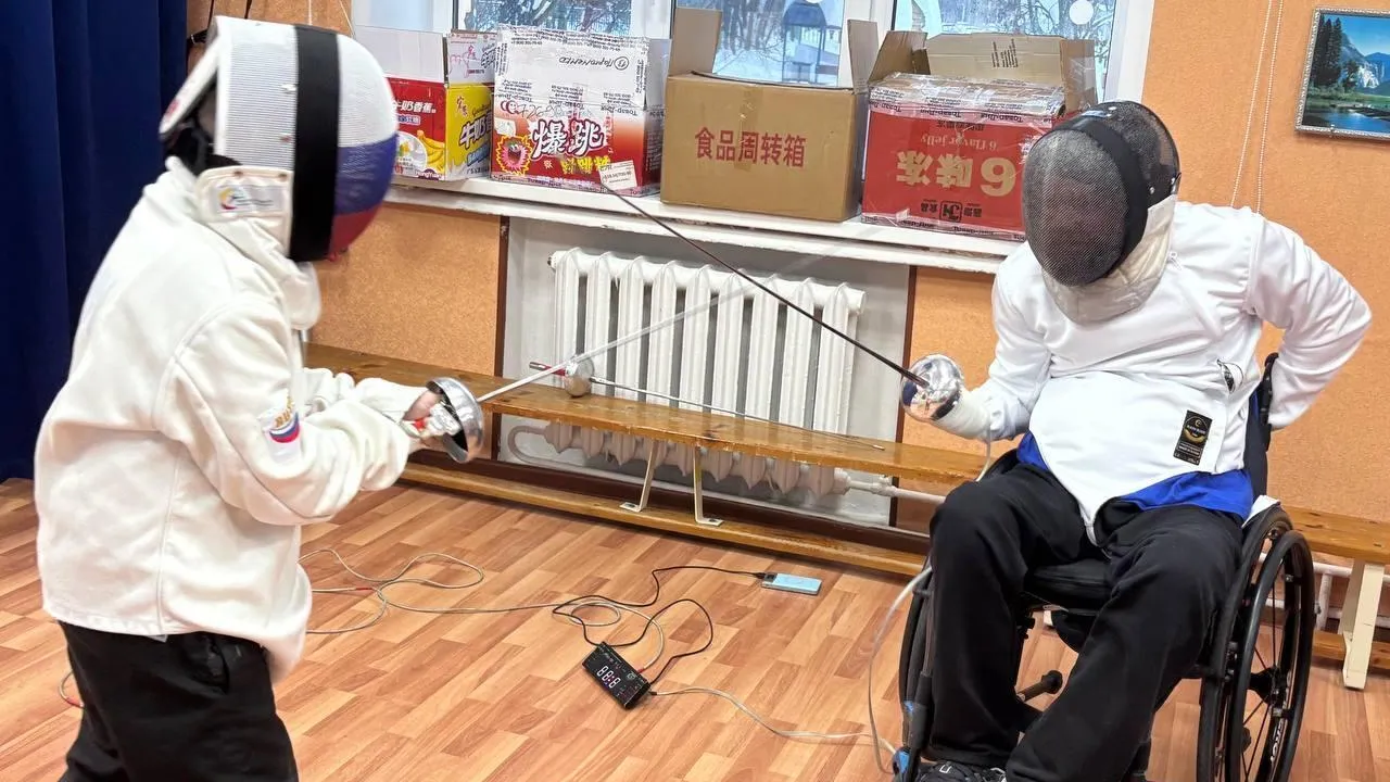 Чемпион мира Николай Лукьянов провел мастер-класс по фехтованию в Балашихе