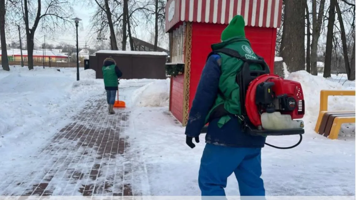 Почти 800 человек устраняли последствия снегопада в парках Подмосковья на прошлой неделе