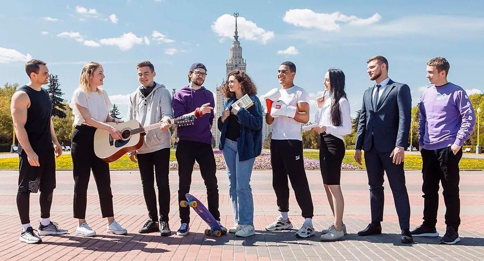 Власти Москвы сообщили об открытии международного молодежного книжного клуба