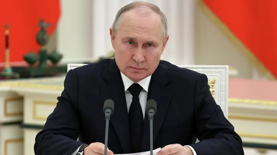 Путин назвал поддержку семей погибших военных общей задачей
